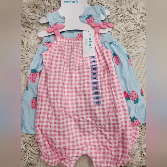 💜 Carter's 2 outfits, strawberry print, and pink gingham 9m or 12m - Picture 6 of 8